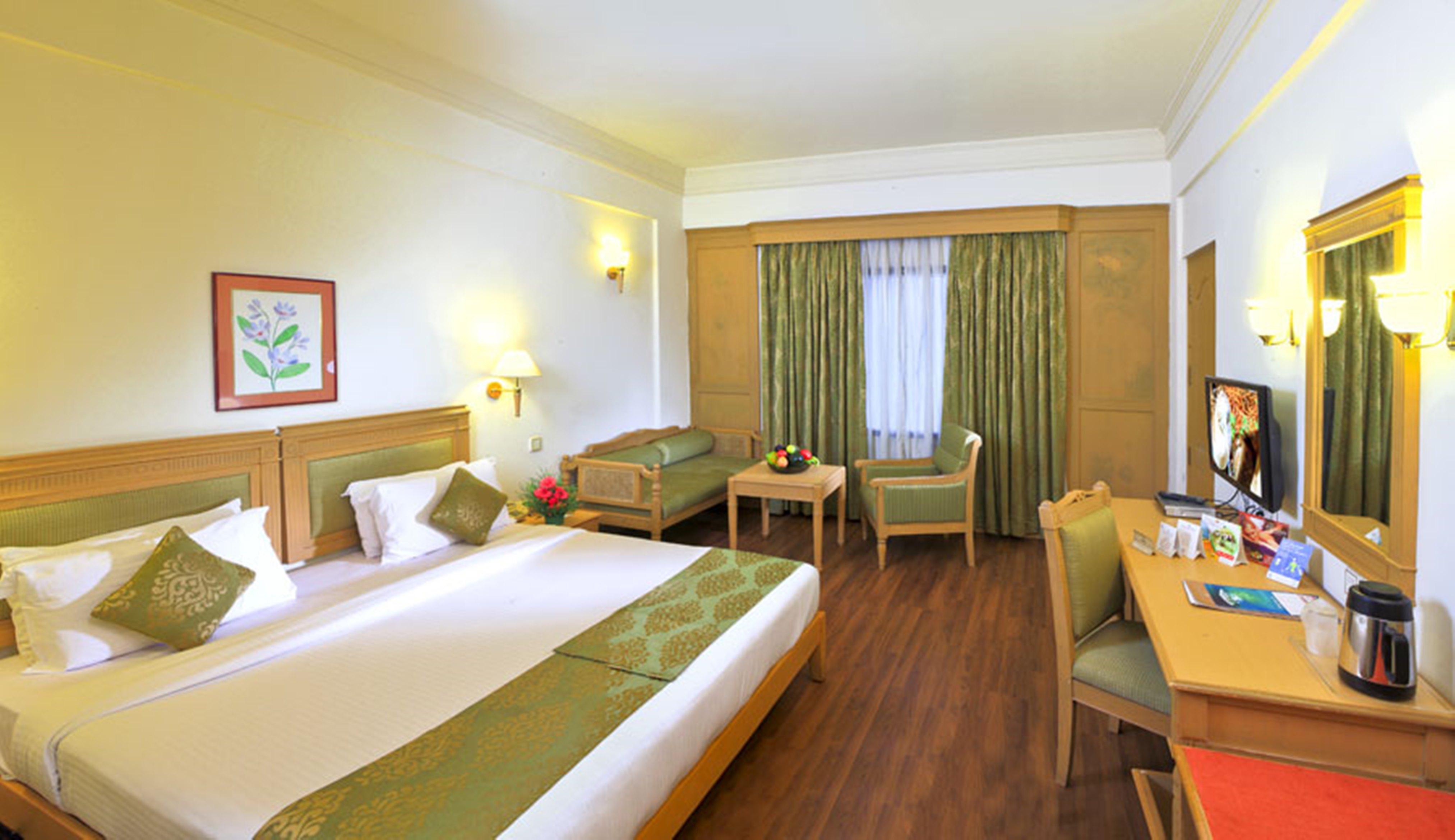 Hotel Abad Atrium Kochi Exterior foto